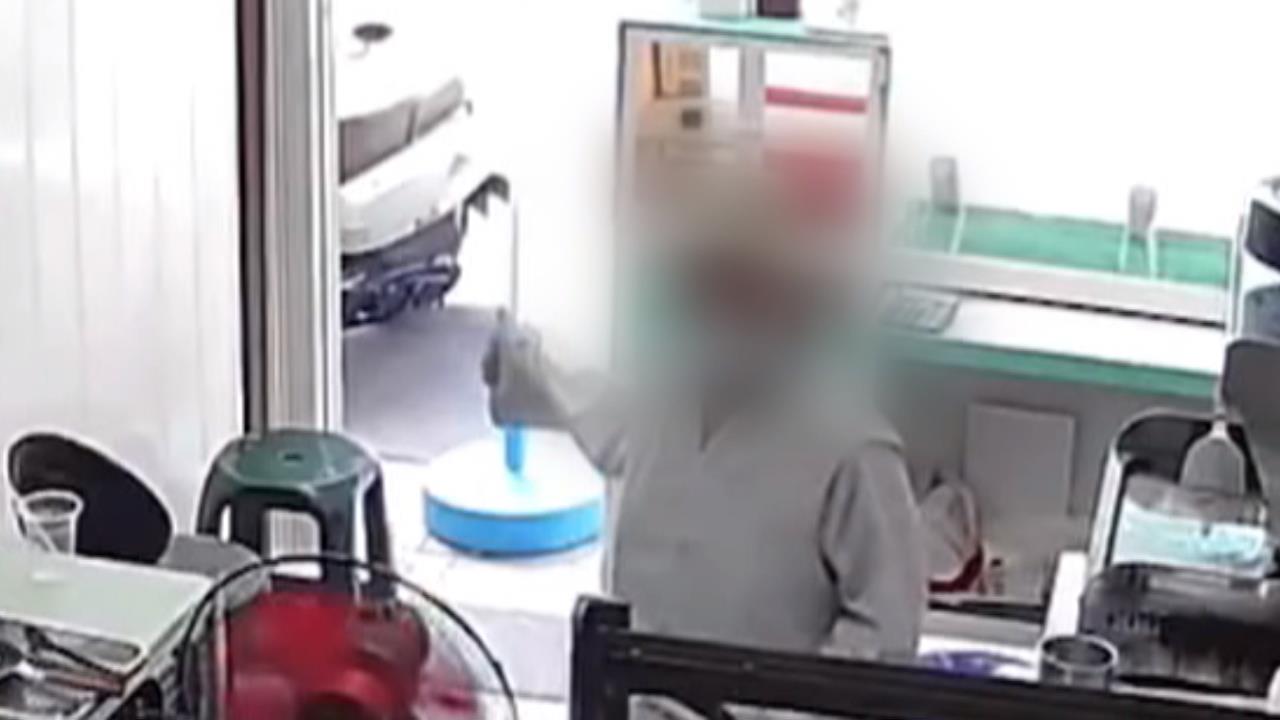 「化緣遭拒」竟作勢打人　比丘尼怒嗆店家「囂張什麼？」