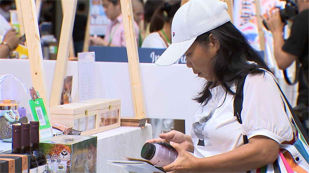 經濟部扶持小店家　130家特色店家北車舉辦展售會