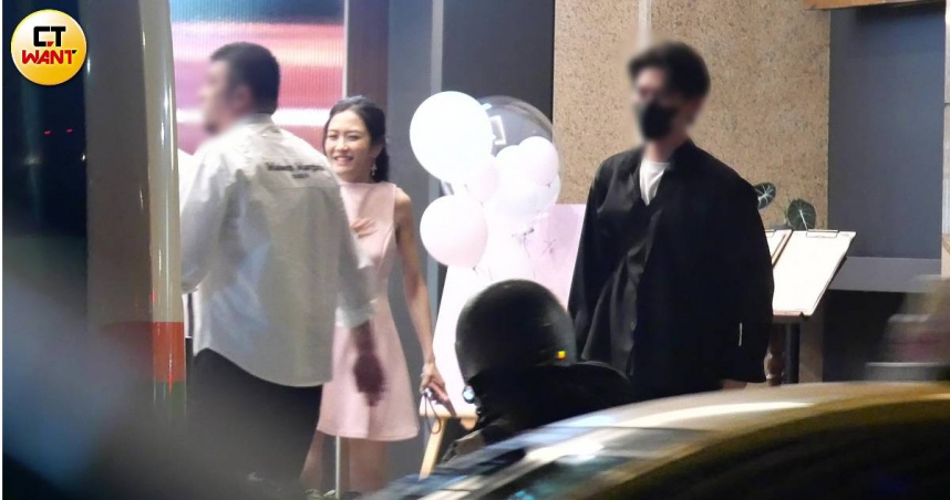 直擊／楊千霈眾星友相伴慶43歲生日　不見去年慶生夥伴春風蹤影