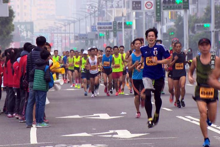 創舉！配合馬拉松 高雄前20大廠降載3天