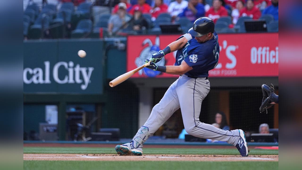 MLB(影)/勞雷結束全壘打荒!纏鬥12球終於從「地瓜」手中敲出本季第一轟