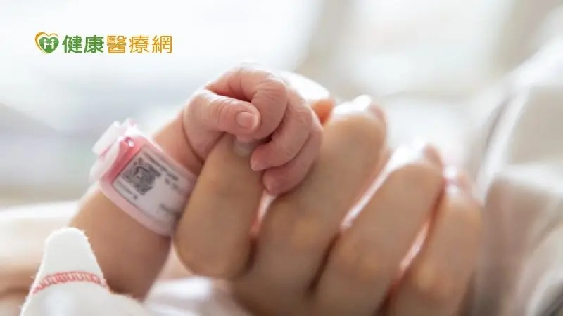 嬰只喝母乳、副食品竟「肉毒桿菌中毒」！　1歲以下症狀、預防有何不同？