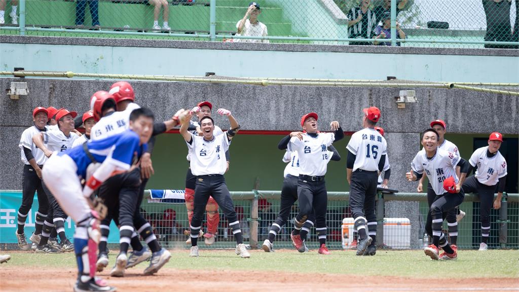 棒球(影)／玉山盃青棒賽敗部淘汰賽　台東縣延長賽上演逆轉秀奪勝