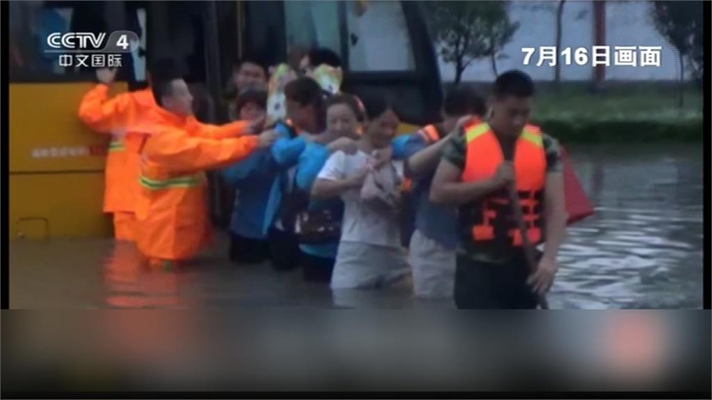 暴雨襲擊中國 颱風山神登陸海南釀災情