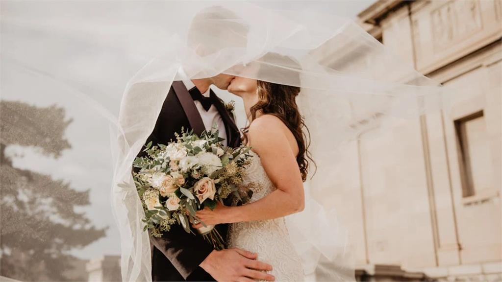月入30萬還脫不了單？醫自曝「2結婚條件」嚇跑人　社工看穿關鍵盲點
