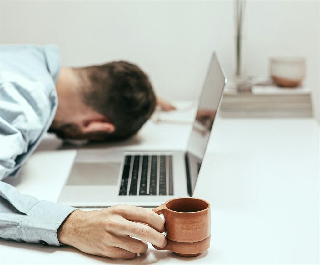 好好的突然病倒？   疲勞、瘀青、反覆感冒！醫揭最易忽略警訊