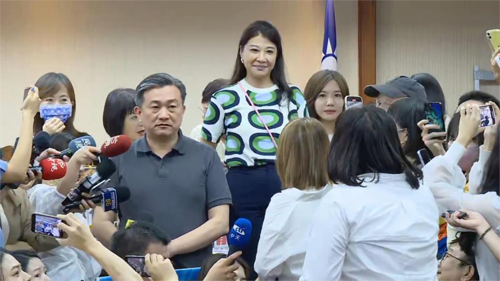 快新聞／陳智菡直播酸綠委偷薪　王定宇回嗆麥玉珍偷火龍果：要偷小玉西瓜嗎？