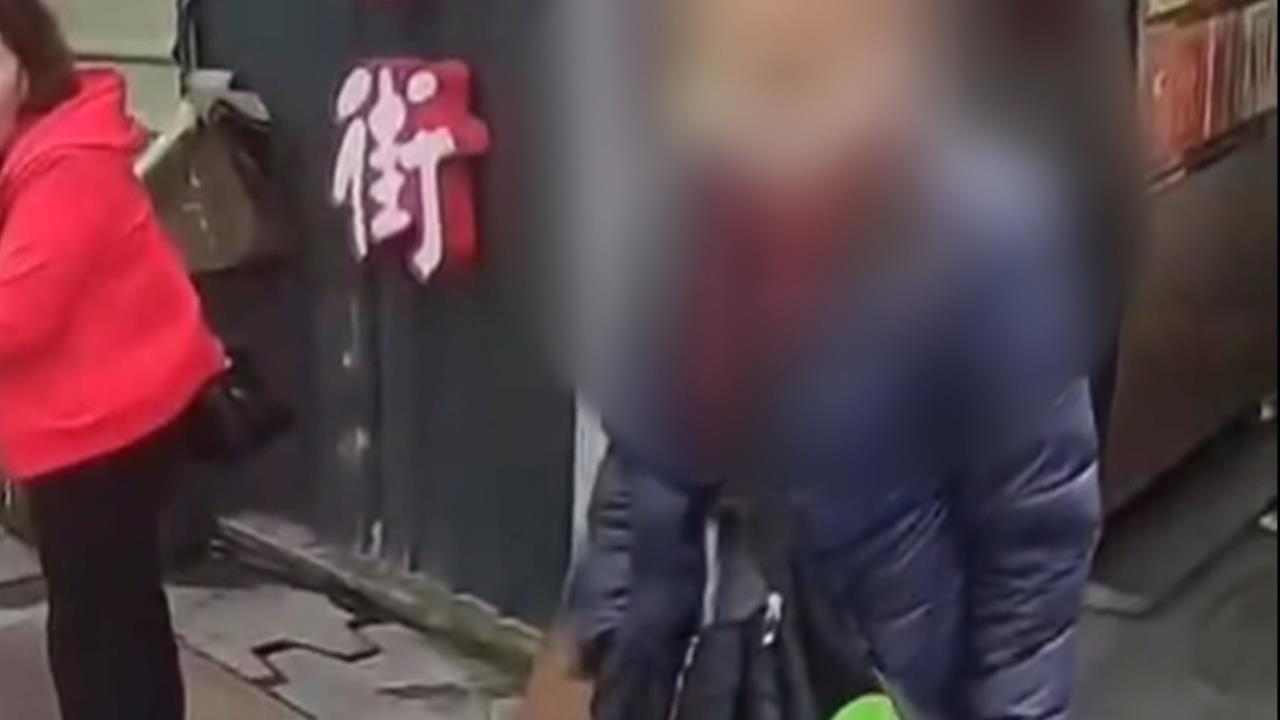 行車紀錄器遭誤會「檢舉達人」 外送員慘遭阿伯怒罵、追打