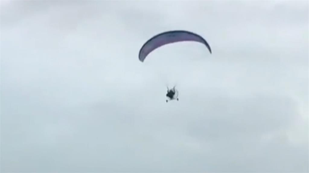 飛行傘飛繞龍井 傘客身分疑為 警察 