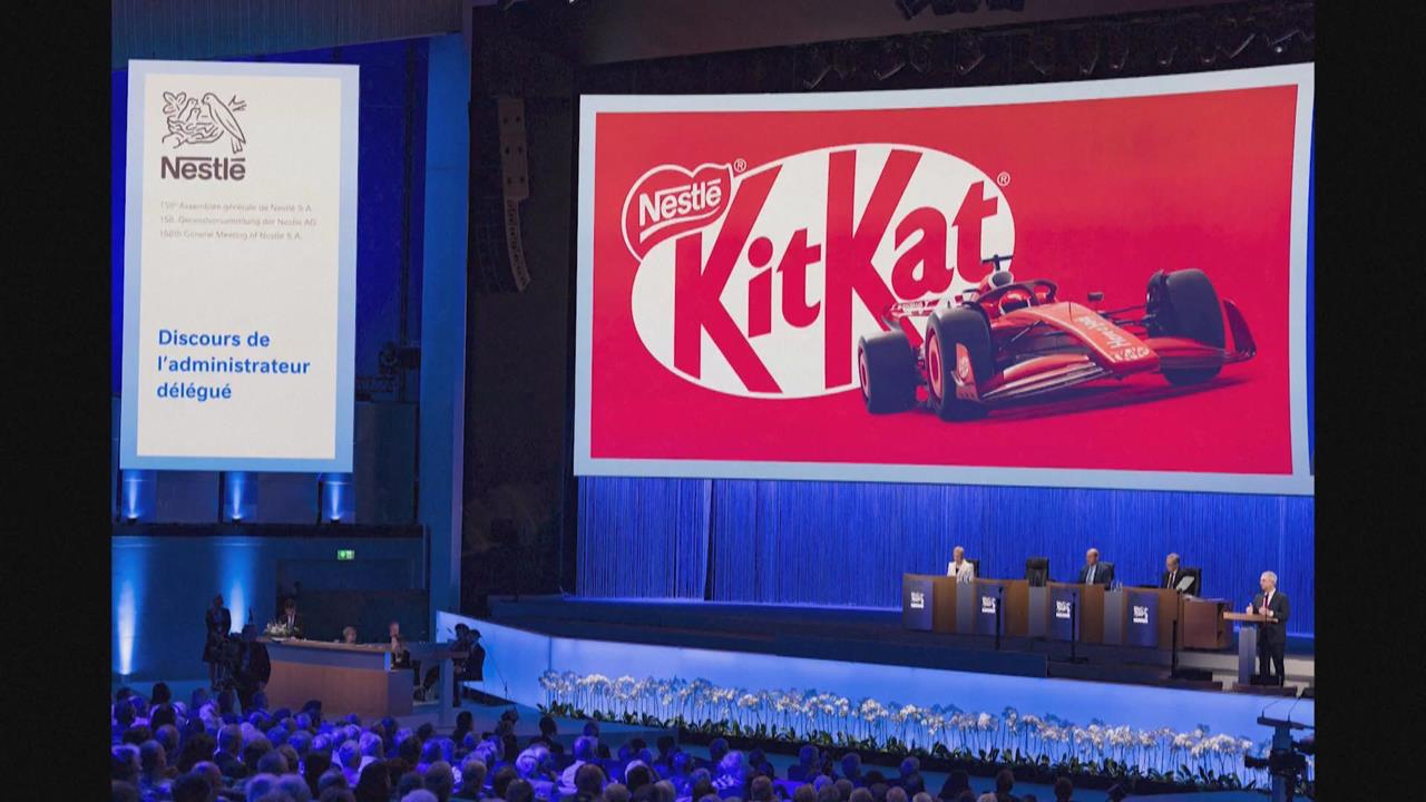 扯！　12萬噸F1賽車聯名KitKat巧克力「連貨帶車」遭竊