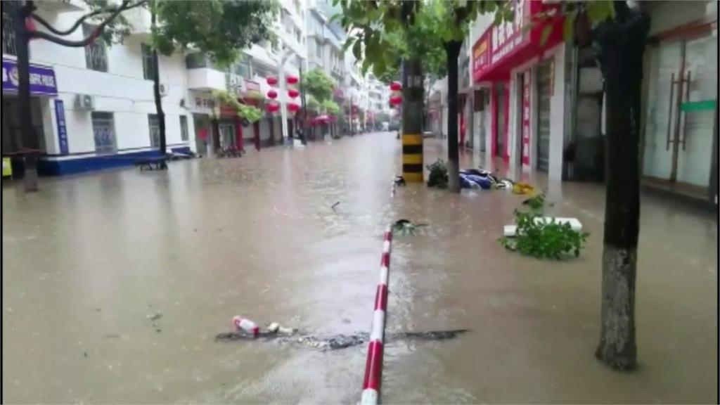 中國陝西暴雨土石崩塌　緊急撤離2.3萬人