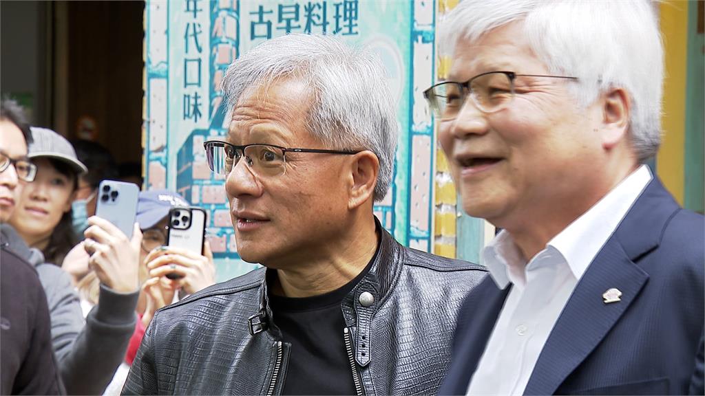 黃仁勳念舊！選同家餐廳請客　同框台積電魏哲家展20年交情