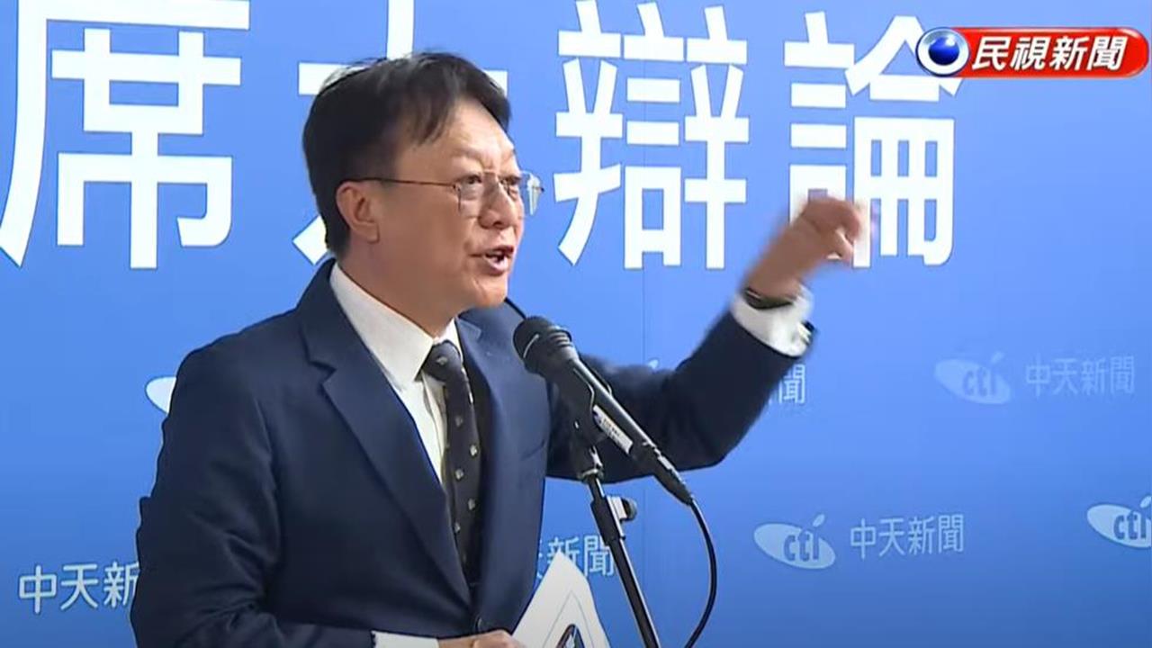 卓伯源不滿沒受邀藍黨魁「辯論沒揪」當場開鬧！苦苓1句曝：與中國人有關