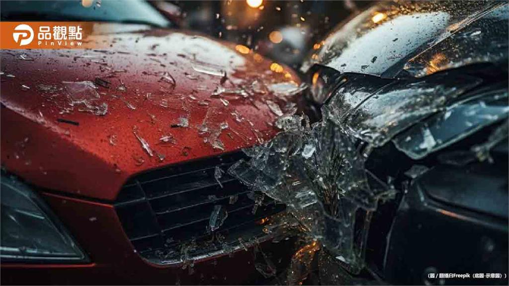 高雄清晨恐怖車禍!3車撞一團 駕駛沒煞車衝過去