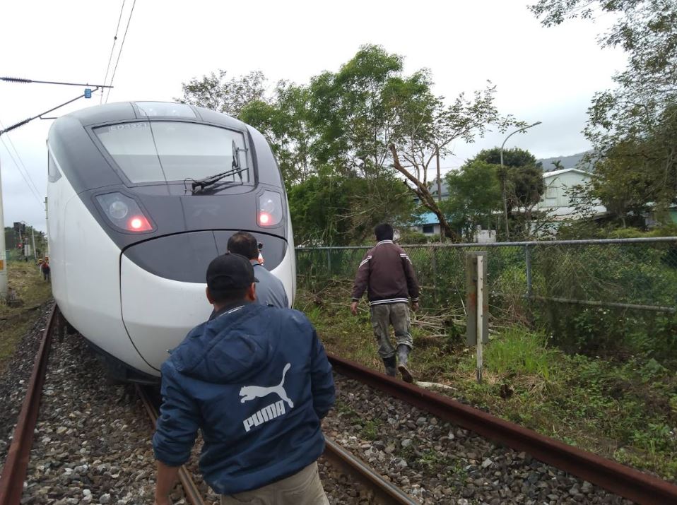 快新聞／台鐵傳意外「民眾疑闖鐵軌遭撞慘死」　花蓮列車延誤82分鐘　