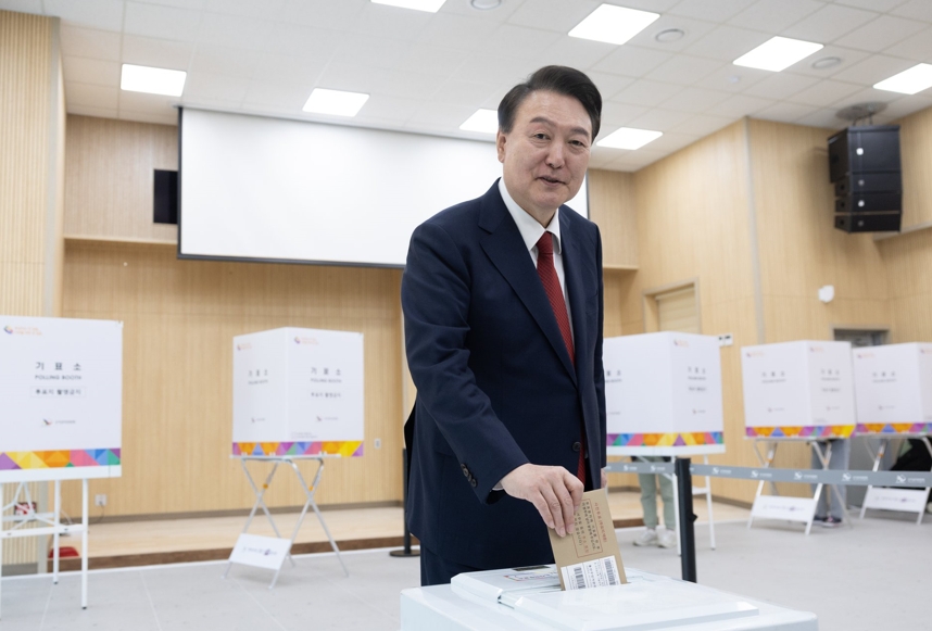 快新聞／尹錫悅遭爆逃出官邸前往第3地點　南韓警方：不排除可能性
