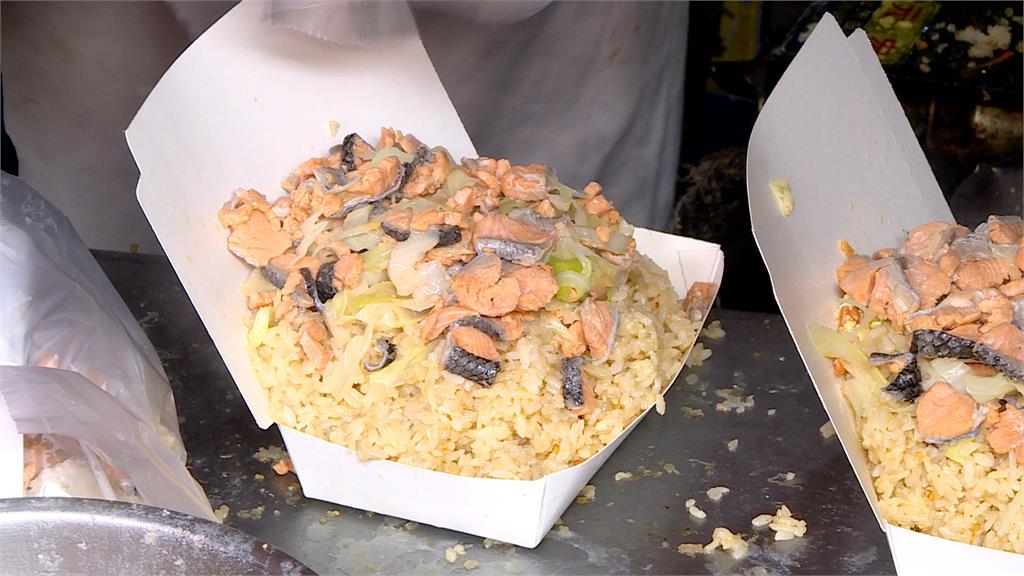 高CP抗漲美食！台北銅板炒飯　新北蔥油餅加蛋只要5元