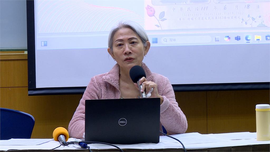 香港民主作家李怡遺產糾紛　女兒控遺孀邱近思詐欺
