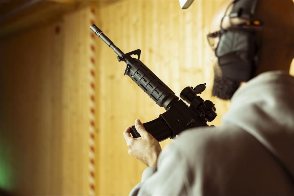 99旅中尉排長哨亭內持槍 當場擊發身亡 軍方深夜證實