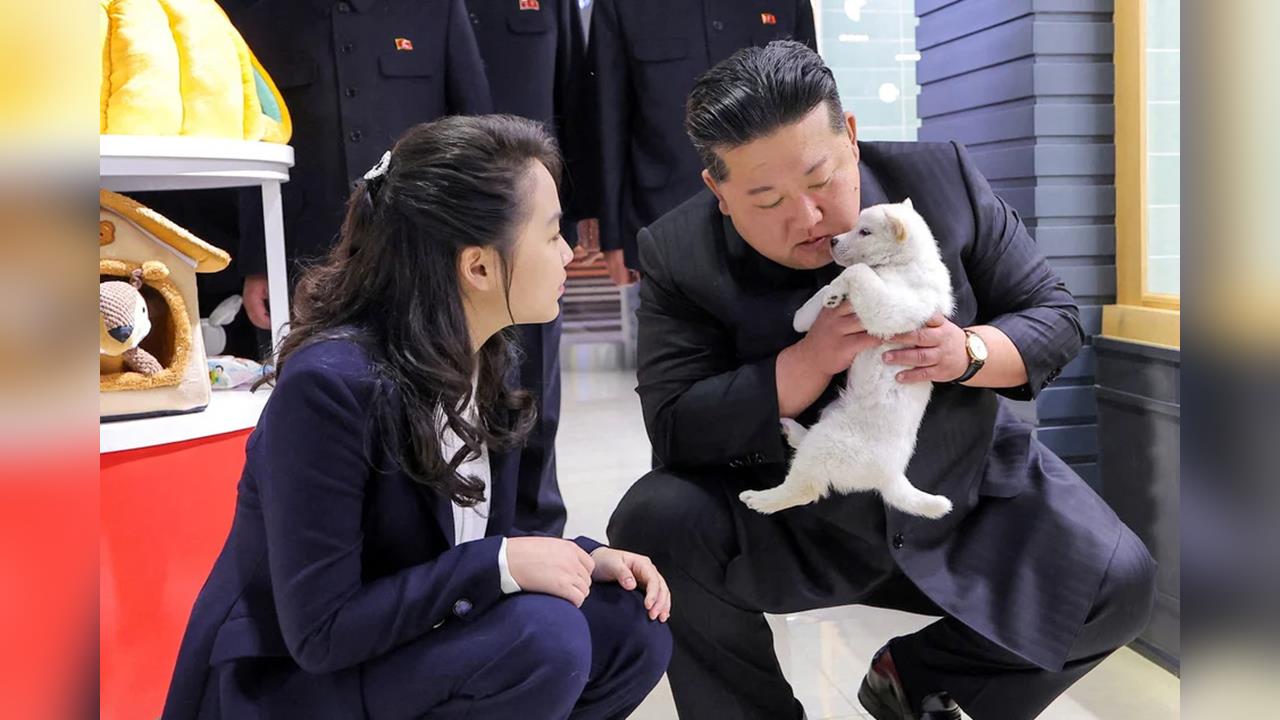 金正恩多次攜金主愛公開亮相 南韓情報院:為接班鋪路