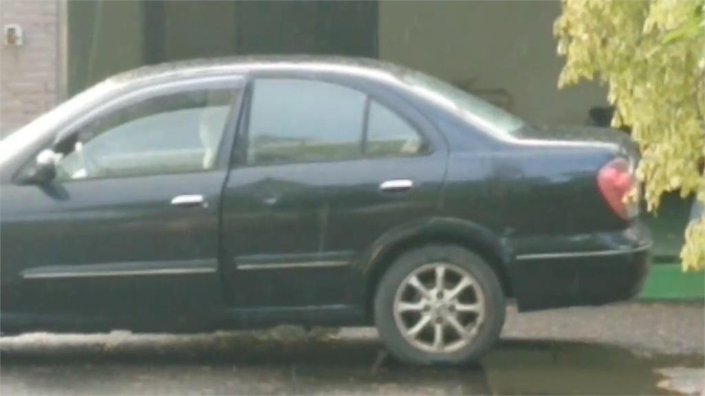 車禍案外案！男子自撞護欄後車廂驚見女友屍體