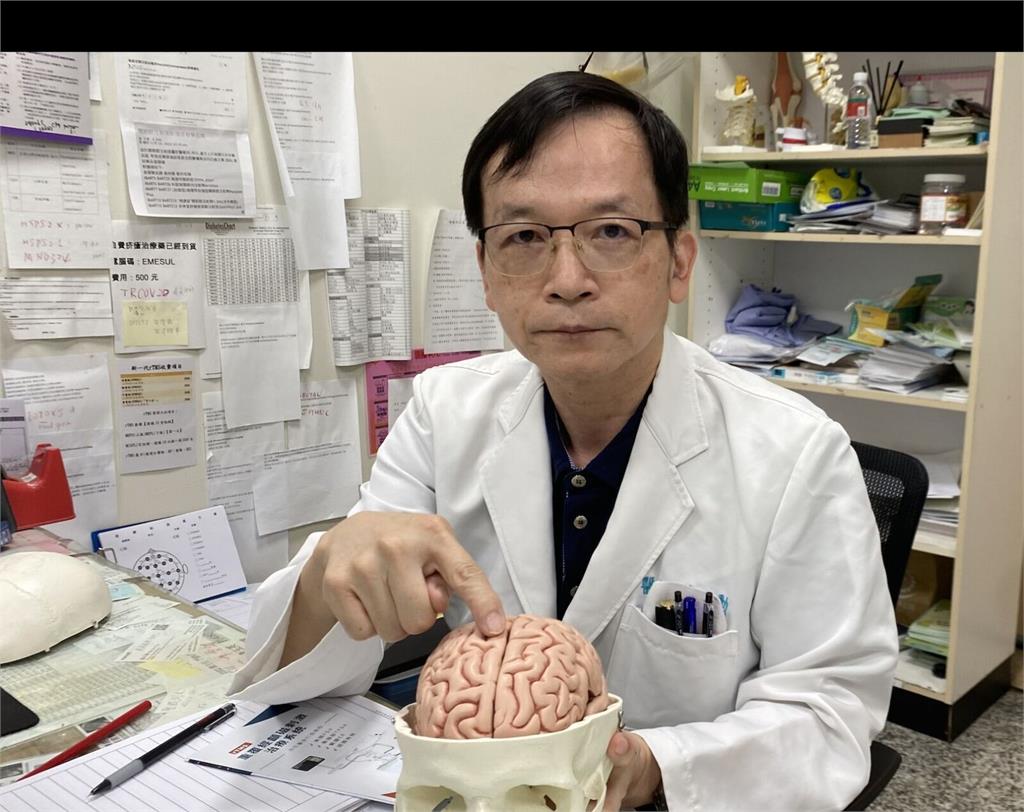 7旬翁腳沒力一個月變慘坐輪椅    這病悄上身「雙腿神經萎縮」