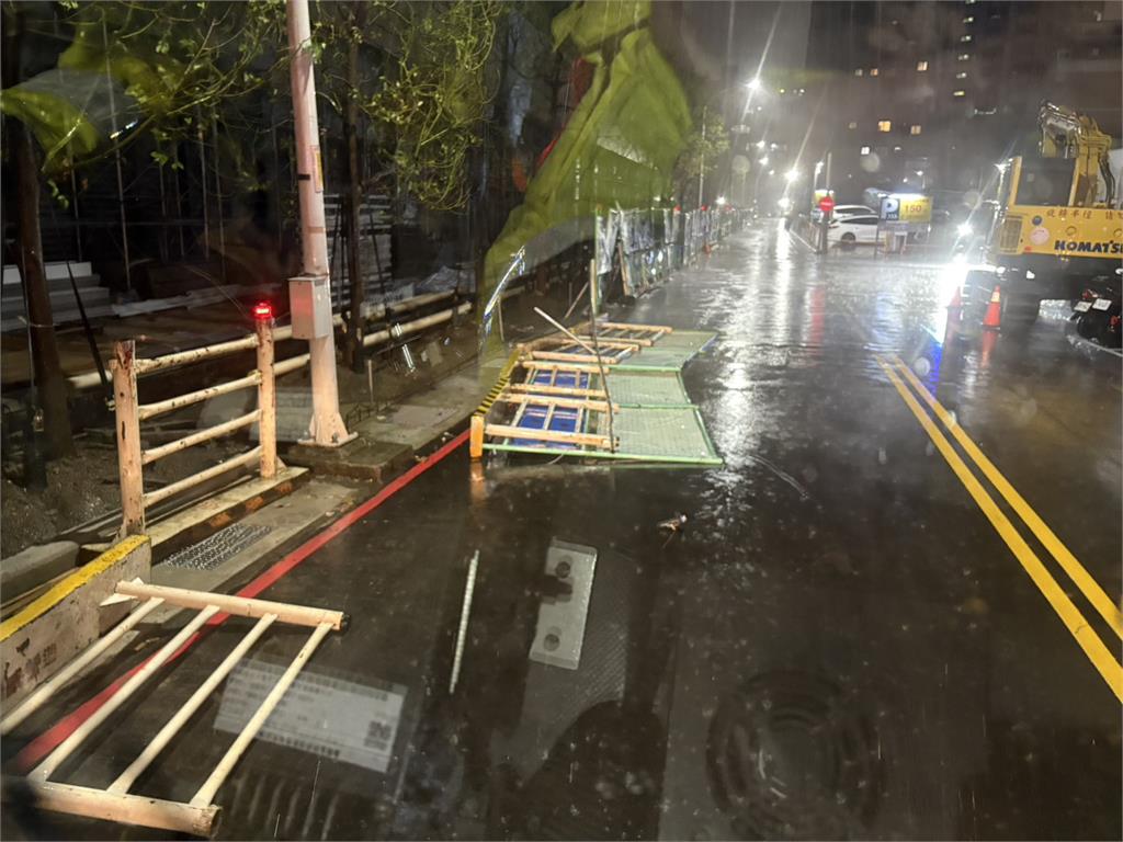 雙北晚間豪雨狂炸！　文湖線疑遭雷擊號誌異常一度停駛