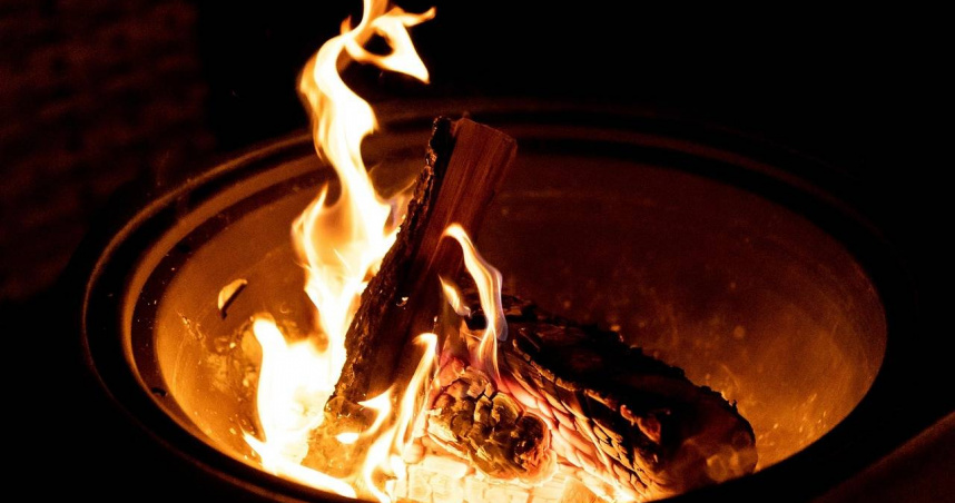 11歲男童吃喜酒多拿幾顆甜點遭扔高溫火窯　全身灼燒命危