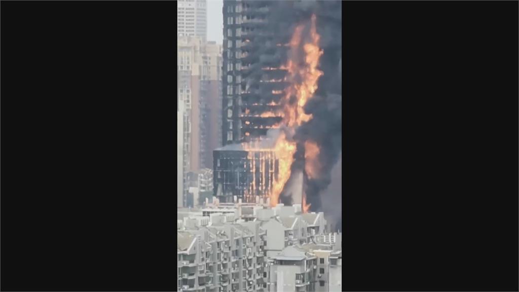 長沙電信大樓整棟燒成火柱　中國官方：無人傷亡