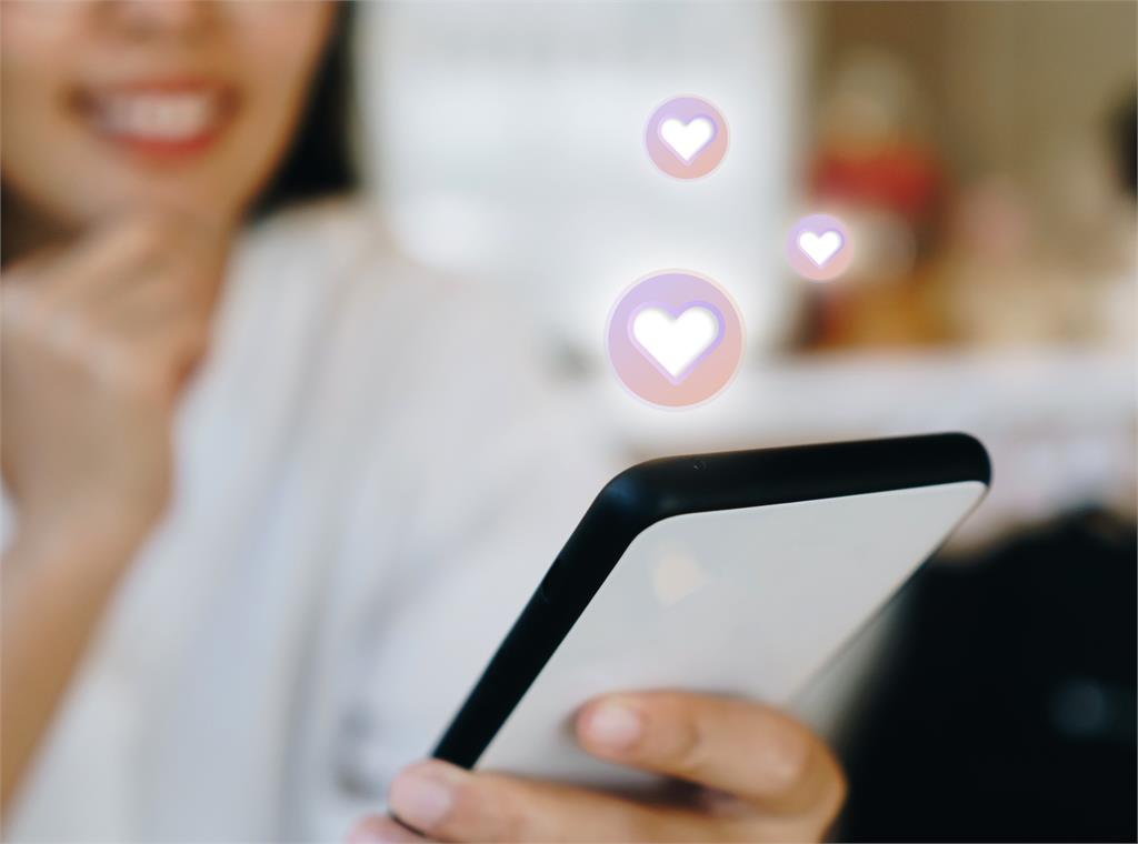 原來大家都一樣迷惘?2025年AI被問爆的8大戀愛問題