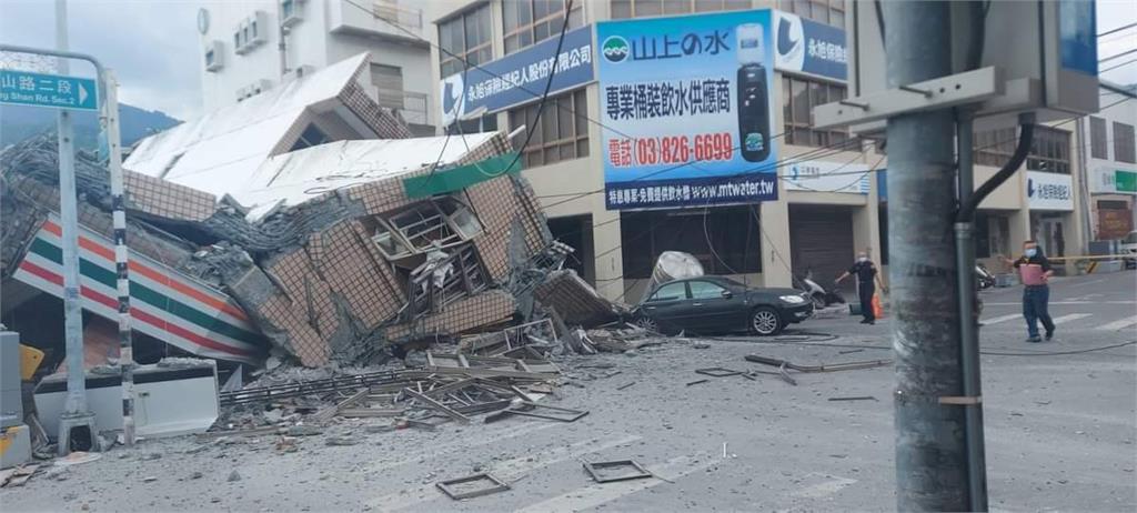 快新聞／台東池上規模6.8地震！花蓮玉里大樓倒塌　4人受困待救援