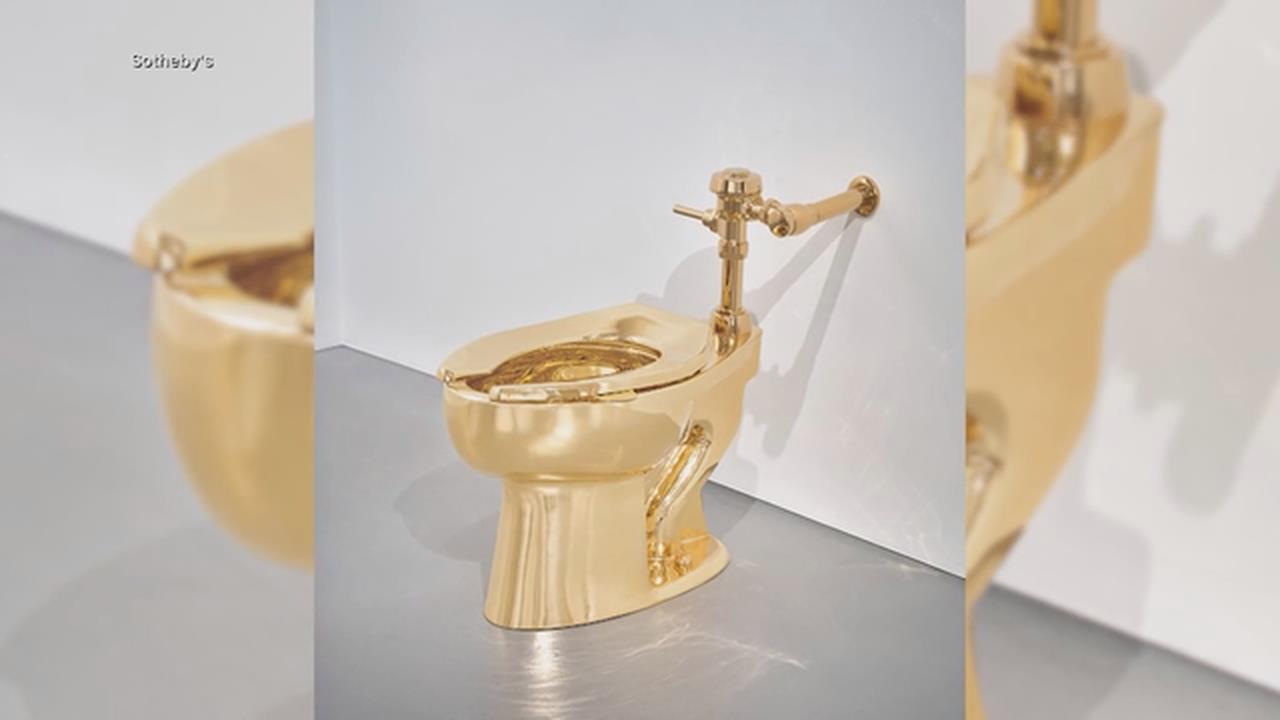 膠帶香蕉藝術家新力作! 「18K金馬桶」起拍價估逾3億
