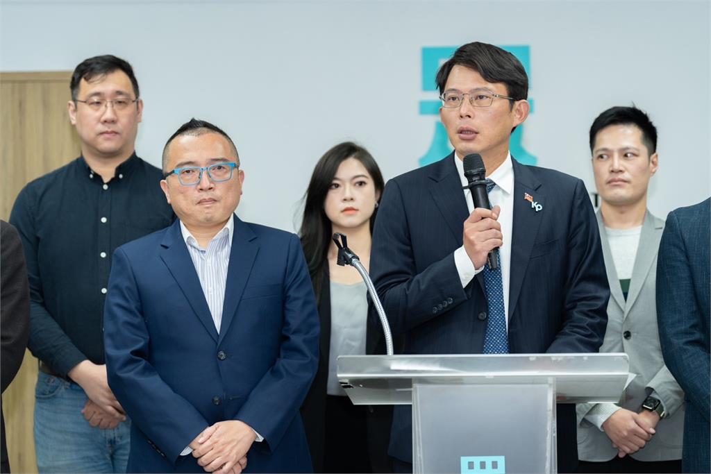 快新聞／掃除綠衛兵將誓師！再瞄準許智傑、鍾佳濱？　黃國昌笑一聲這樣回
