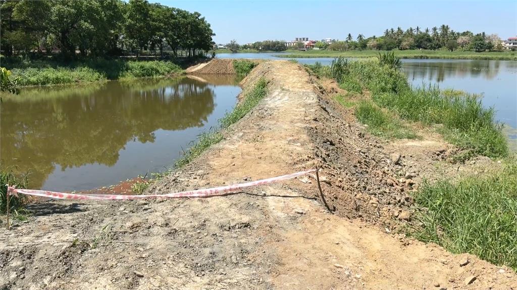 高雄美濃湖清淤工程　現「湖中有湖」奇特景象