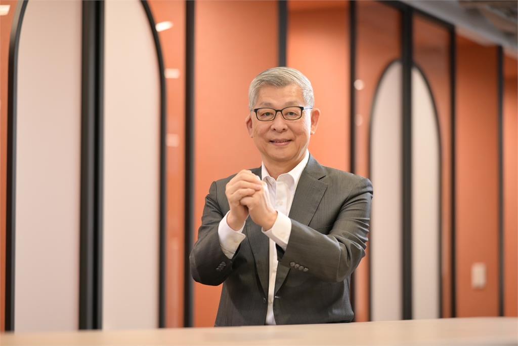國泰金控董事長新春勉勵：迎接2025挑戰  共創更好的一年