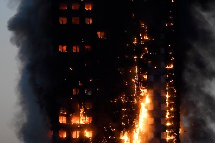 大火吞噬倫敦高樓　多位居民生死未卜