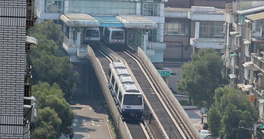文湖線往南港「列車停鐵軌、關燈」　北捷曝原因：控制線路異常