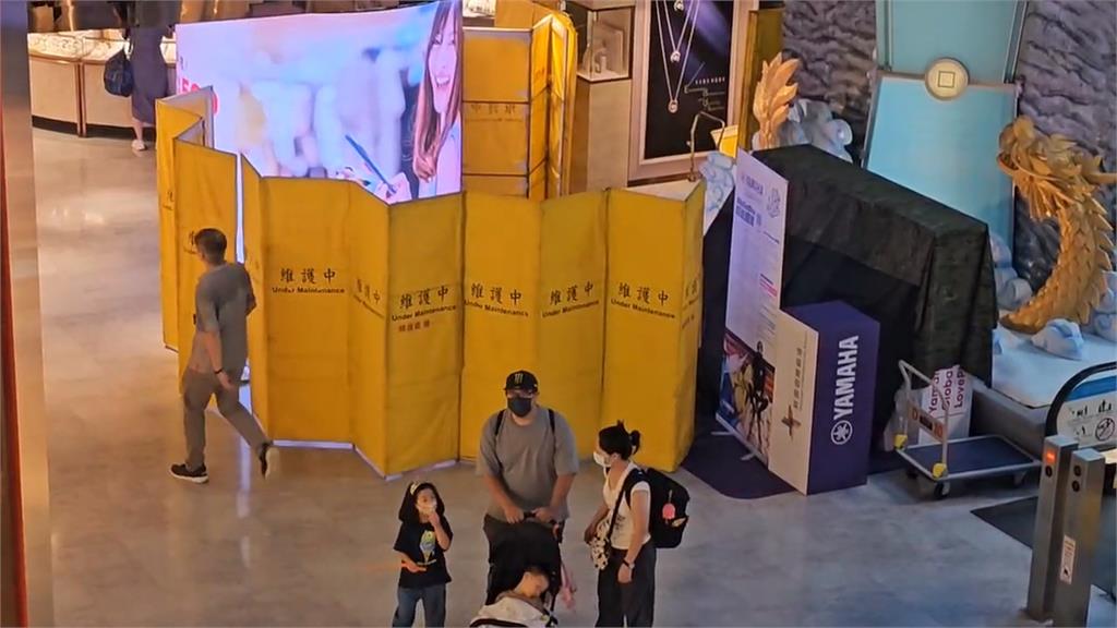 桃機第二航廈「屋頂漏水」　旅客：很誇張　覺得跟不上時代