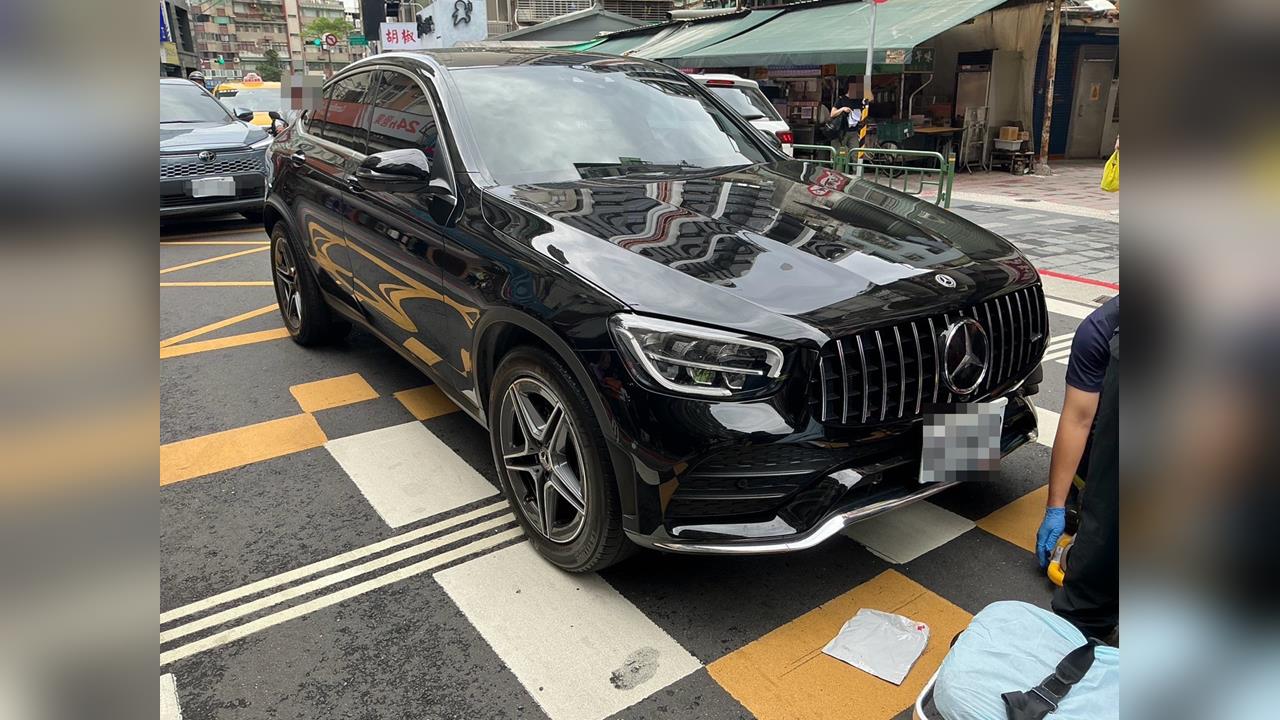 快新聞／北市重大車禍　婦過斑馬線遭衝撞命危搶救中