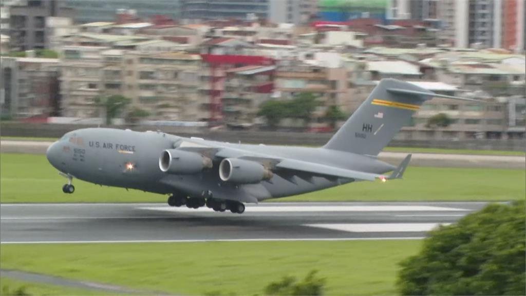 美軍機來台　中國官方不吭聲網友嘲諷媒體人尷尬
