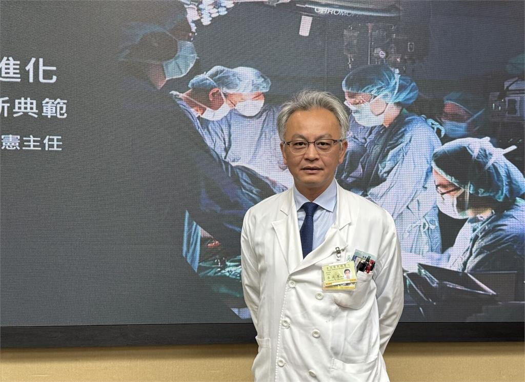 腫瘤吃掉⅔骨頭   北榮醫師巧手「小腿骨折成U型」拼回下巴