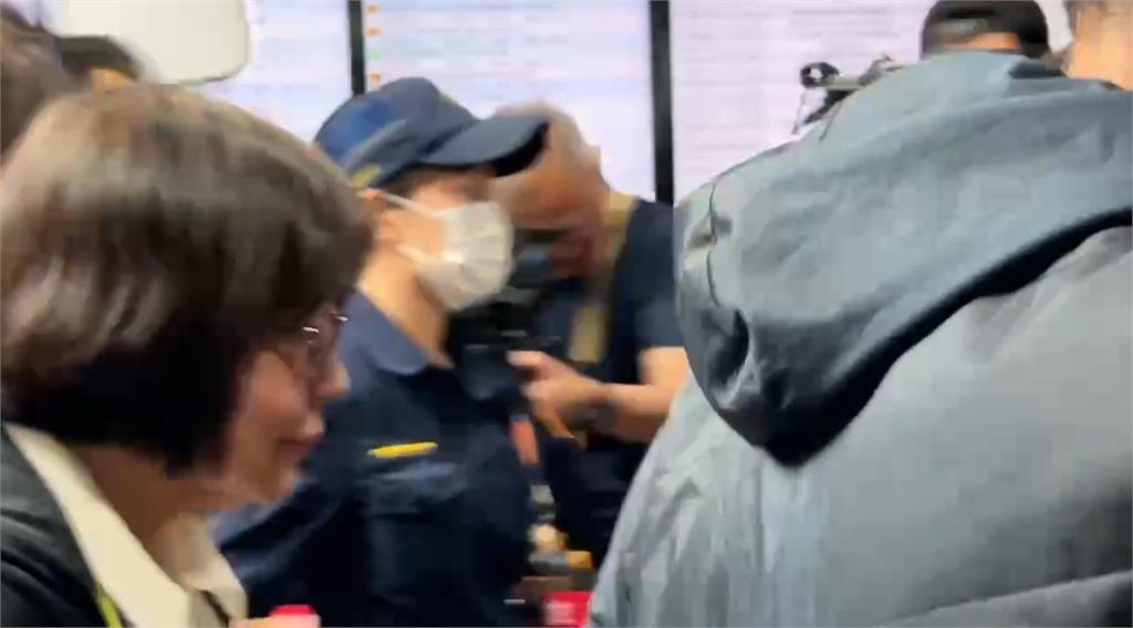 快新聞／北檢抗告成功！黃呂錦茹「涉偽造連署」重返羈押庭　畫面曝光