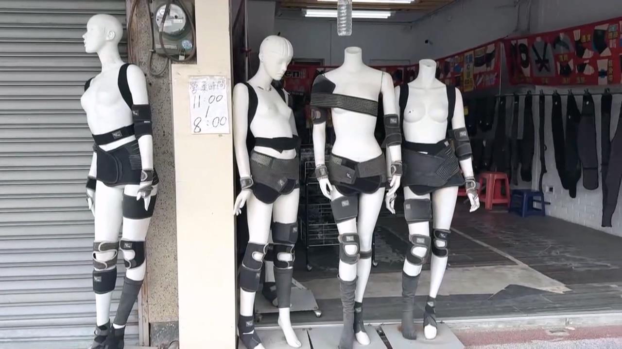 台南護具變身搖滾服　日本遊客驚呆：捕捉到好多西川貴教