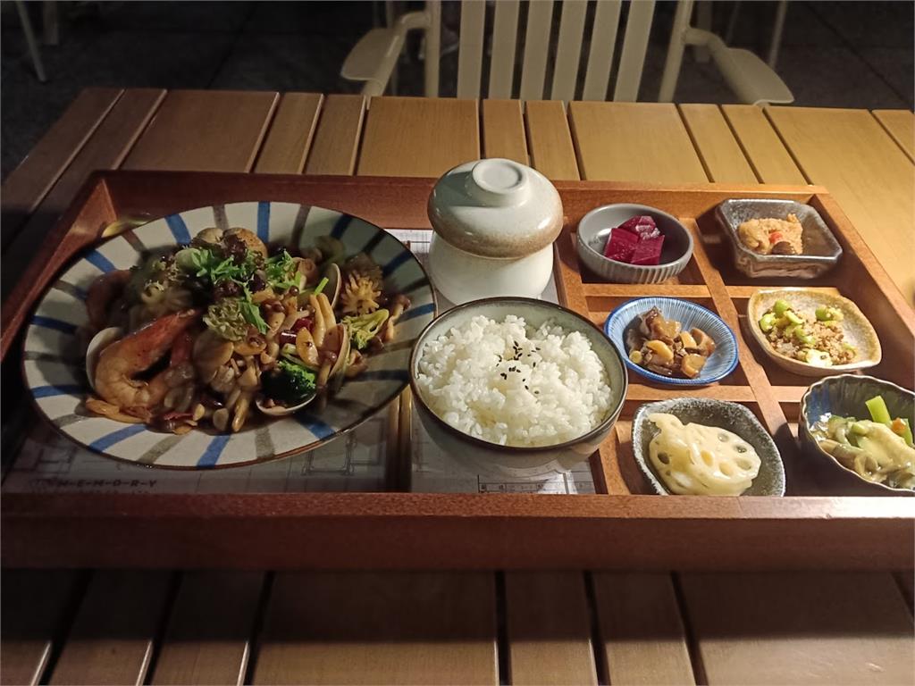 副刊／好好吃飯、好好睡覺、等待值得等待的事