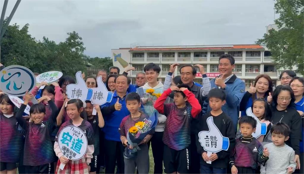 「小林同學」林昀儒忙國際賽事　驚喜現身宜蘭公館國小做愛心