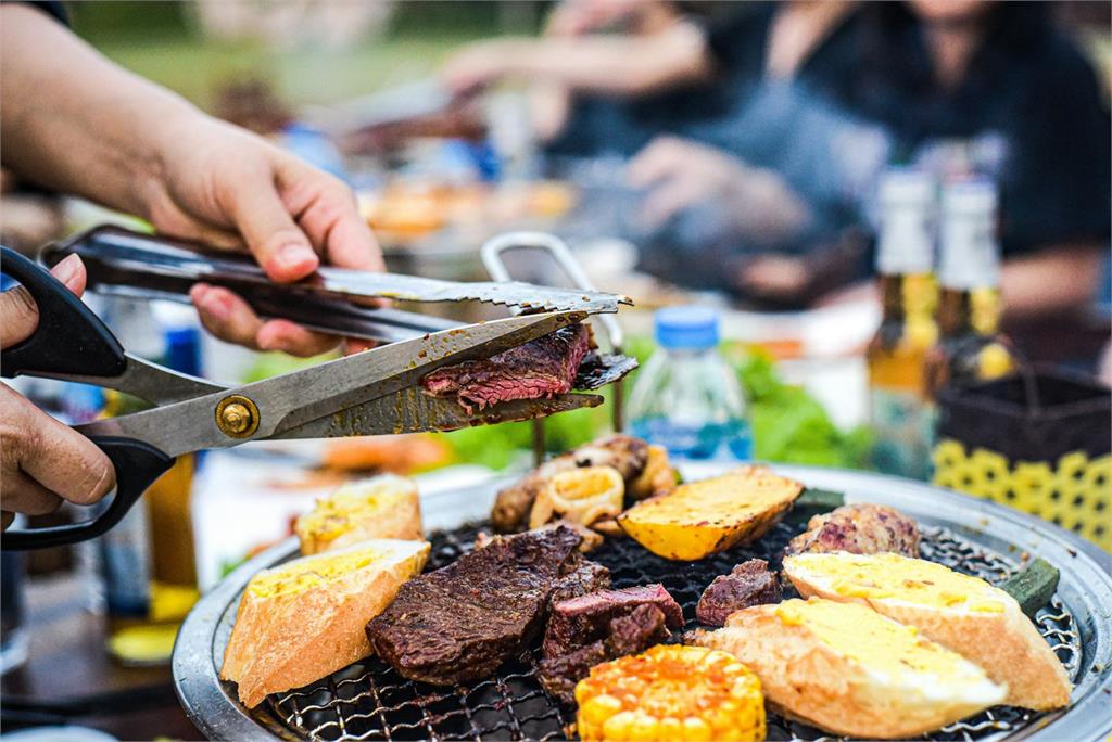 年輕人大腸癌變多　醫師曝「罪魁禍首」比紅肉、加工食品更危險