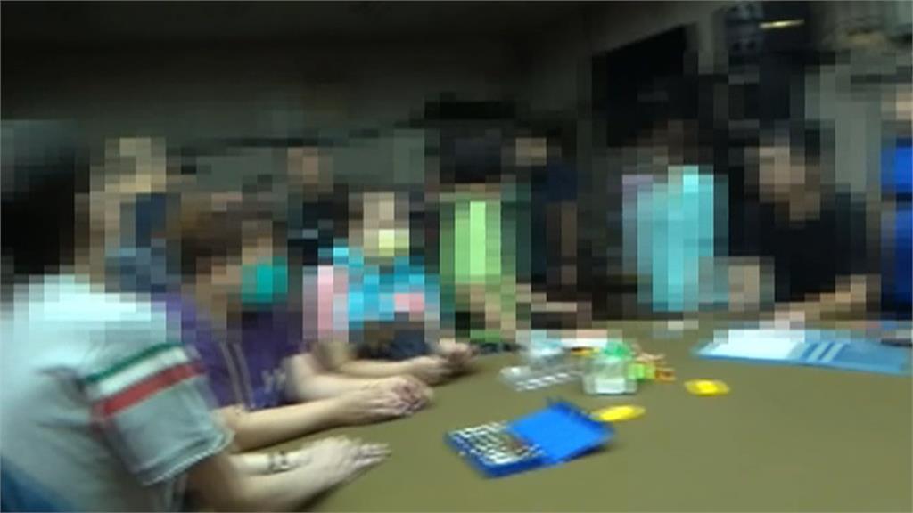 職業賭場藏身鐵皮屋　78歲了還在賭！警攻堅他跑不動...