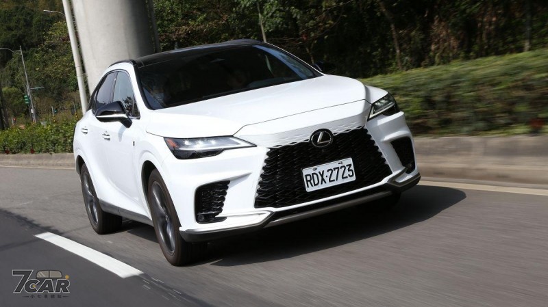 純燃油魅力不減 穩重與熱血的黃金比例　Lexus RX 350 F Sport試駕