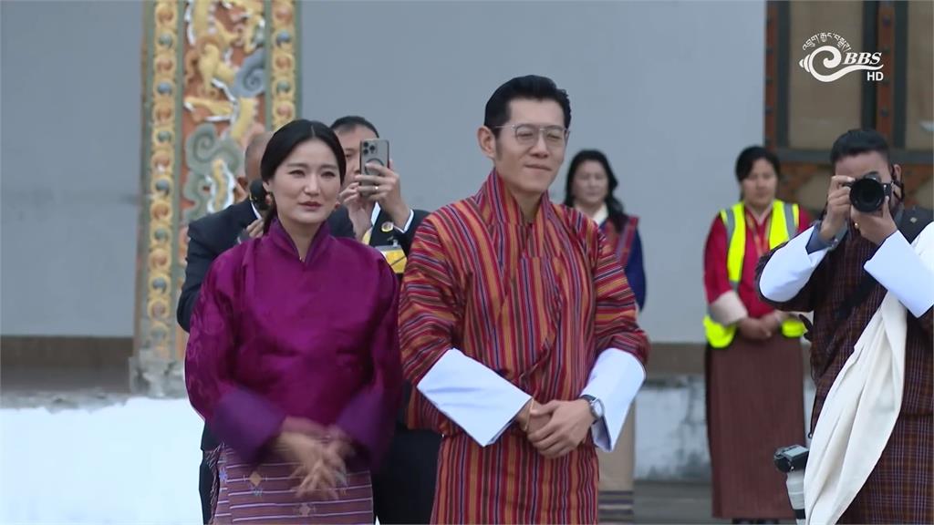 泰王夫妻首度訪問不丹　親自駕駛波音737往返
