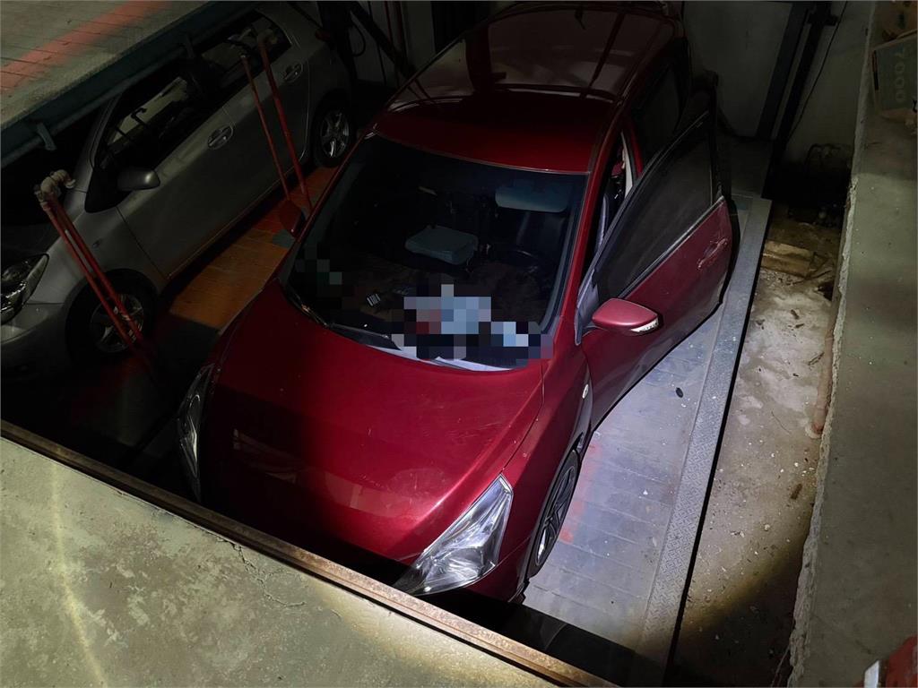 台中父子摔機械車位下層嬰送醫不治　疑誤觸車主被送辦！再揭停車場「這件事」
